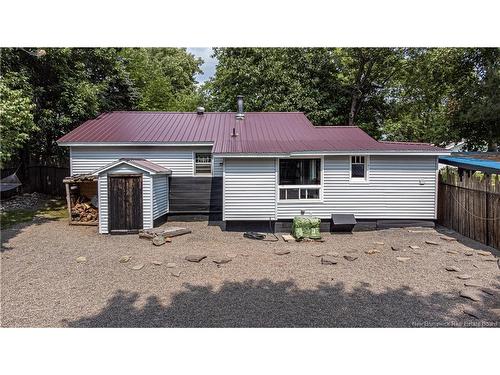 8 Wharf Rd, Newcastle Creek, NB 