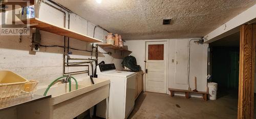 1912 Third  Avenue, Trail, BC - Indoor Photo Showing Laundry Room