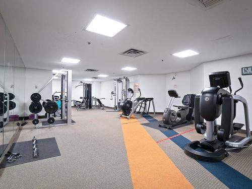 Exercise room - 707-2500 Av. Pierre-Dupuy, Montréal (Ville-Marie), QC - Indoor Photo Showing Gym Room