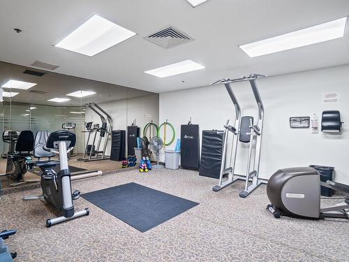 Exercise room - 707-2500 Av. Pierre-Dupuy, Montréal (Ville-Marie), QC - Indoor Photo Showing Gym Room