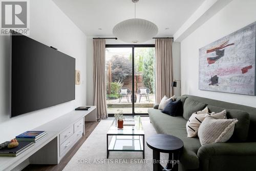 200 Argyle Street, Toronto, ON - Indoor Photo Showing Living Room