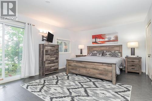 325 Balsam Chutes Road, Huntsville, ON - Indoor Photo Showing Bedroom