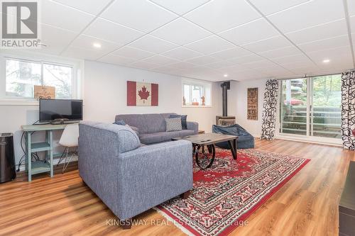 325 Balsam Chutes Road, Huntsville, ON - Indoor Photo Showing Living Room