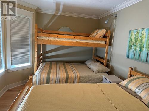 9732 Cameron Road, Vernon, BC - Indoor Photo Showing Bedroom