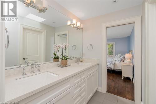 2057 Snow Crescent, Mississauga, ON - Indoor Photo Showing Bathroom