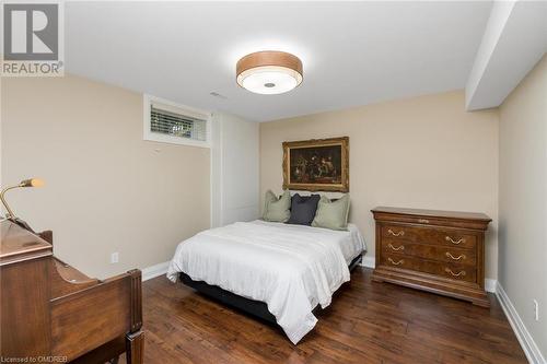 2057 Snow Crescent, Mississauga, ON - Indoor Photo Showing Bedroom