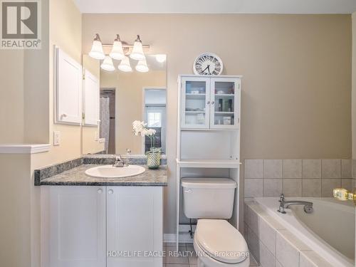 154 Millcliff Circle, Aurora, ON - Indoor Photo Showing Bathroom