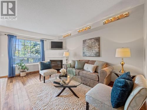 154 Millcliff Circle, Aurora, ON - Indoor Photo Showing Living Room With Fireplace