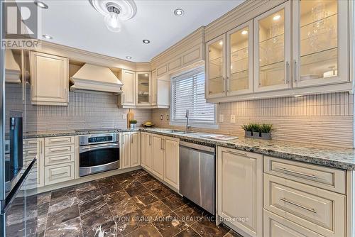 24 Lucerne Drive, Vaughan, ON - Indoor Photo Showing Kitchen With Double Sink With Upgraded Kitchen