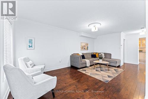 24 Lucerne Drive, Vaughan, ON - Indoor Photo Showing Living Room