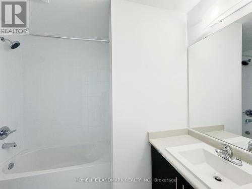 1826 Donald Cousens Parkway, Markham, ON - Indoor Photo Showing Bathroom