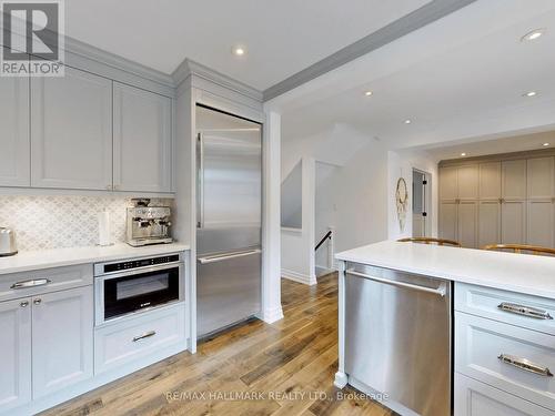 15 Lyme Regis Crescent, Toronto, ON - Indoor Photo Showing Kitchen