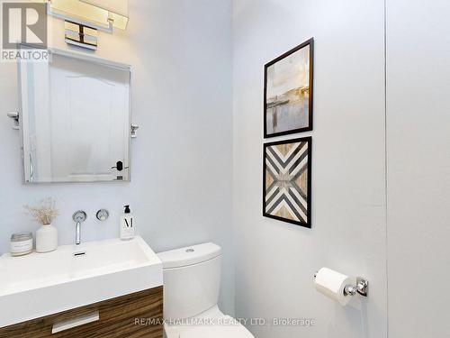 15 Lyme Regis Crescent, Toronto, ON - Indoor Photo Showing Bathroom