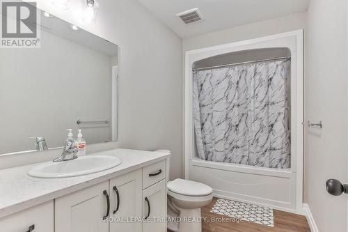 27 Keba Crescent, Tillsonburg, ON - Indoor Photo Showing Bathroom