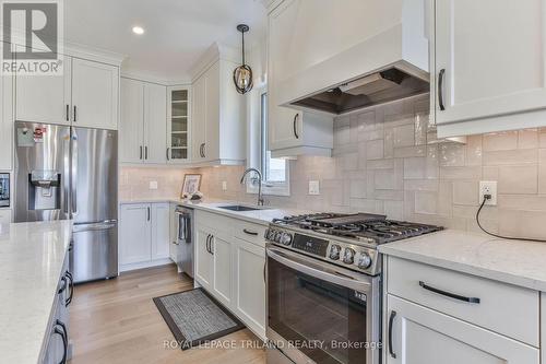 27 Keba Crescent, Tillsonburg, ON - Indoor Photo Showing Kitchen With Stainless Steel Kitchen With Upgraded Kitchen