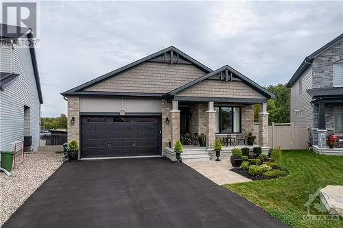 1136 Beckett Crescent, Stittsville, ON - Outdoor With Facade