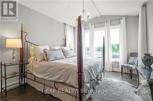 1136 Beckett Crescent, Ottawa, ON - Indoor Photo Showing Bedroom