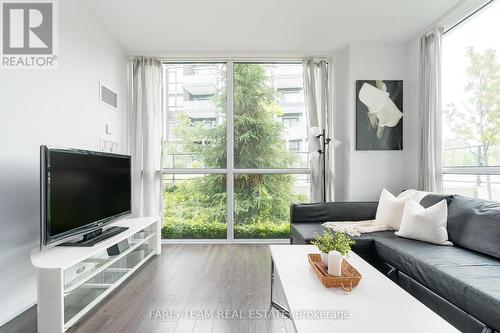 139 - 375 Sea Ray Avenue, Innisfil, ON - Indoor Photo Showing Living Room