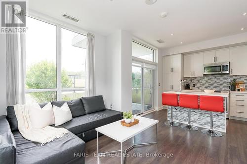 139 - 375 Sea Ray Avenue, Innisfil, ON - Indoor Photo Showing Living Room