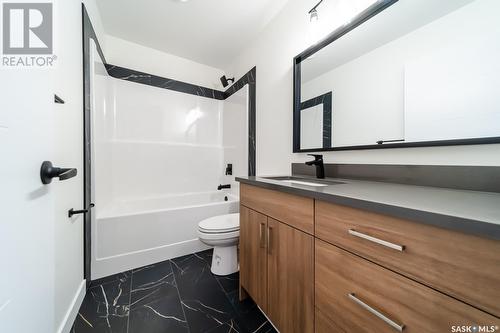 202 Doran Way, Saskatoon, SK - Indoor Photo Showing Bathroom