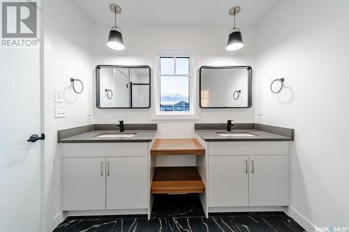 202 Doran Way, Saskatoon, SK - Indoor Photo Showing Bathroom