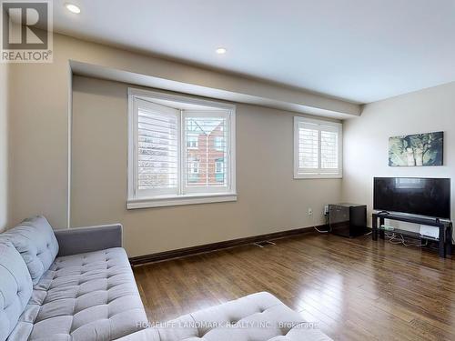 81 - 2300 Brays Lane, Oakville, ON - Indoor Photo Showing Living Room