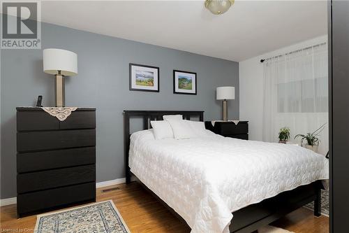 43 Adorn Court, Hamilton, ON - Indoor Photo Showing Bedroom