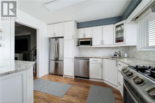 43 Adorn Court, Hamilton, ON - Indoor Photo Showing Kitchen With Upgraded Kitchen