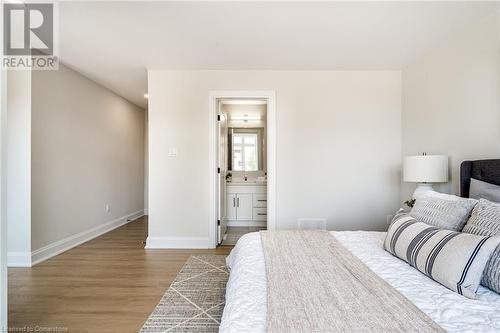 Private and luxurious - 71 Fernridge Common, St. Catharines, ON - Indoor Photo Showing Bedroom