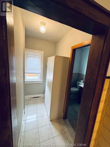 1621 Elsmere Avenue, Windsor, ON - Indoor Photo Showing Kitchen With Double Sink