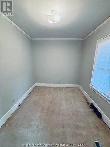 1621 Elsmere Avenue, Windsor, ON - Indoor Photo Showing Bathroom