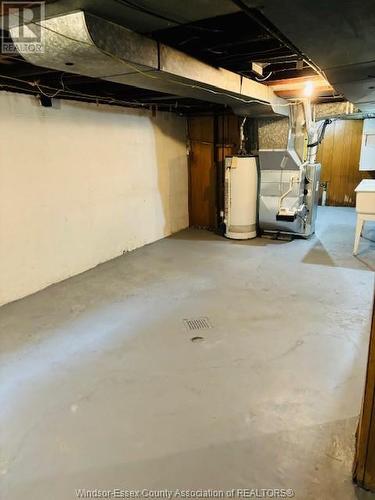 1621 Elsmere Avenue, Windsor, ON - Indoor Photo Showing Basement