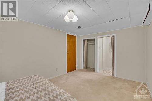 2134 Lambeth Walk, Ottawa, ON - Indoor Photo Showing Bedroom