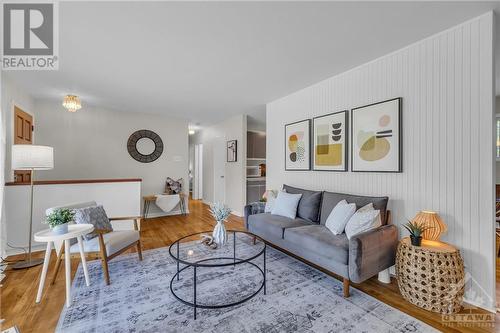 2134 Lambeth Walk, Ottawa, ON - Indoor Photo Showing Living Room