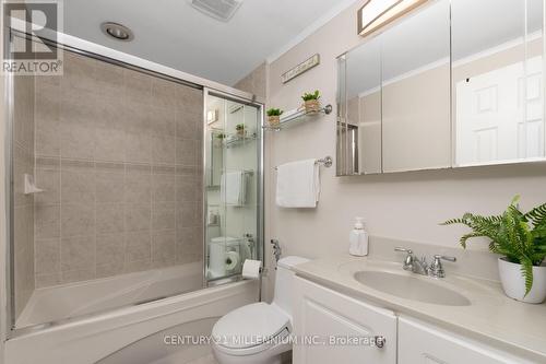 15 Hasting Square, Brampton, ON - Indoor Photo Showing Bathroom