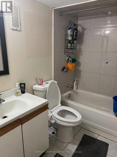 29 Jellicoe Crescent, Brampton, ON - Indoor Photo Showing Bathroom