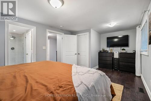 35 Brown Street, New Tecumseth, ON - Indoor Photo Showing Bedroom