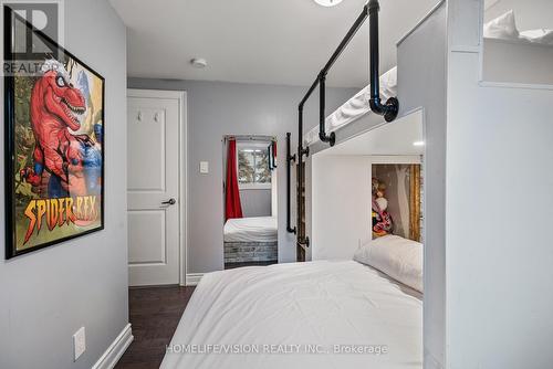 35 Brown Street, New Tecumseth, ON - Indoor Photo Showing Bedroom