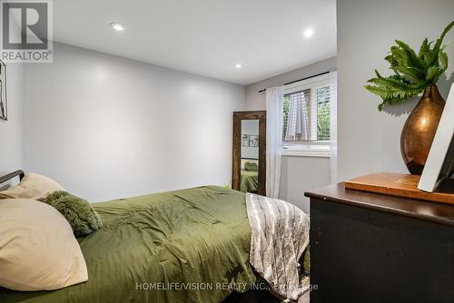 35 Brown Street, New Tecumseth, ON - Indoor Photo Showing Bedroom