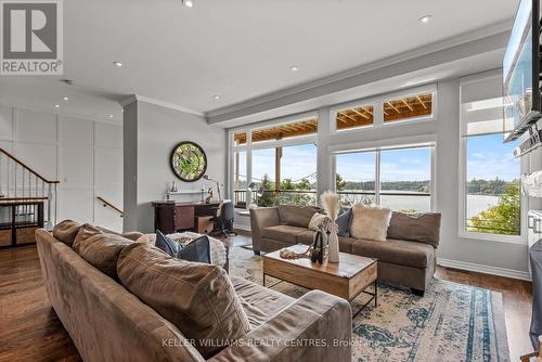 14735 Ninth Line, Whitchurch-Stouffville, ON - Indoor Photo Showing Living Room