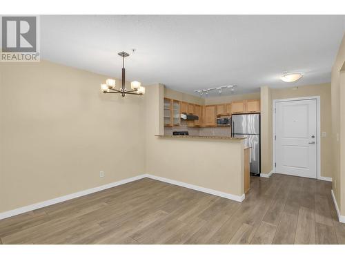 551 Yates Road Unit# 302, Kelowna, BC - Indoor Photo Showing Kitchen