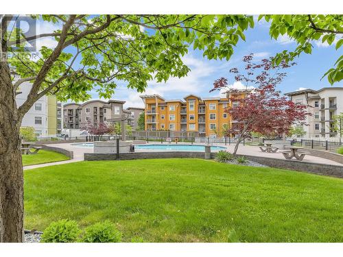 551 Yates Road Unit# 302, Kelowna, BC - Outdoor