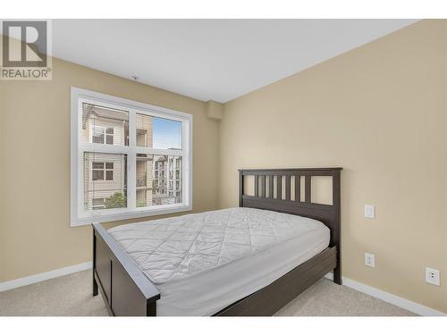 551 Yates Road Unit# 302, Kelowna, BC - Indoor Photo Showing Bedroom