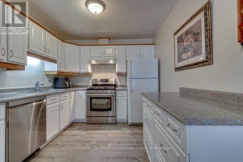 63 Tanner Drive, London, ON - Indoor Photo Showing Kitchen