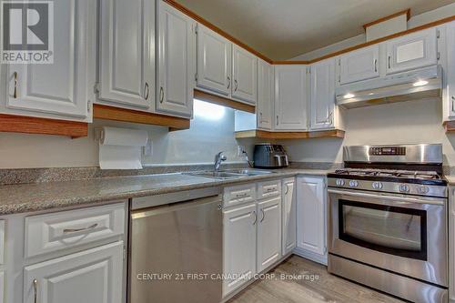 63 Tanner Drive, London, ON - Indoor Photo Showing Kitchen With Double Sink