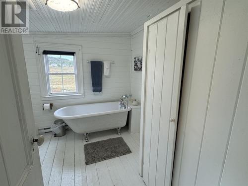 9 Mint Brook Hill, Port Rexton, NL - Indoor Photo Showing Bathroom