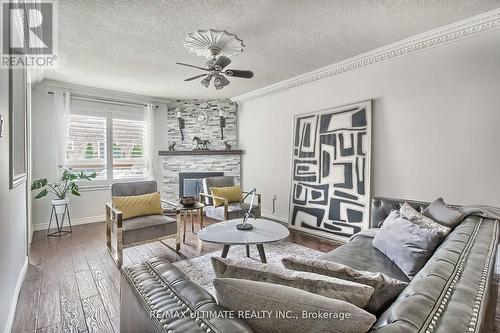 559 Avonwick Avenue, Mississauga, ON - Indoor Photo Showing Living Room With Fireplace