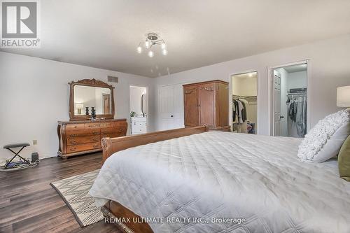 559 Avonwick Avenue, Mississauga, ON - Indoor Photo Showing Bedroom