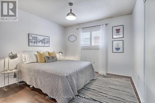 559 Avonwick Avenue, Mississauga, ON - Indoor Photo Showing Bedroom