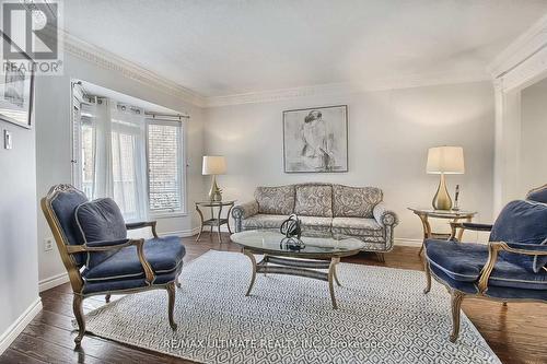 559 Avonwick Avenue, Mississauga, ON - Indoor Photo Showing Living Room